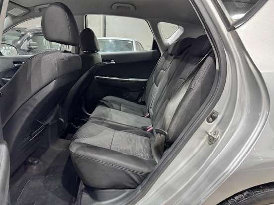 HYUNDAI-I30-2010