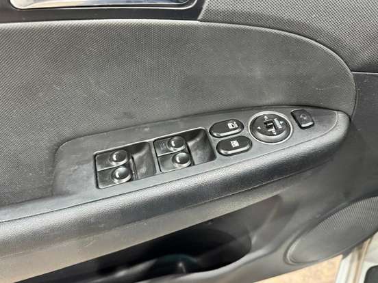 HYUNDAI-I30-2.0 MPFI GLS 16V GASOLINA 4P AUTOMÁTICO HYUNDAI-I30-2010