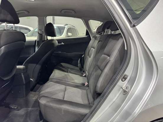 HYUNDAI-I30-2.0 MPFI GLS 16V GASOLINA 4P AUTOMÁTICO HYUNDAI-I30-2009