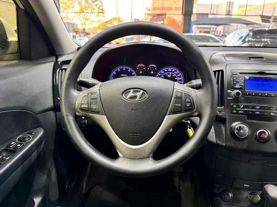 HYUNDAI-I30-2.0 MPFI GLS 16V GASOLINA 4P AUTOMÁTICO HYUNDAI-I30-2009