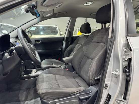 HYUNDAI-I30-2009
