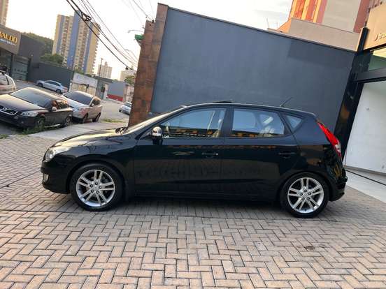 HYUNDAI-I30-2010