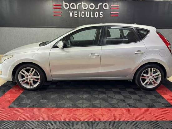 HYUNDAI-I30-2.0 MPI 16V GASOLINA 4P AUTOMÁTICO HYUNDAI-I30-2010