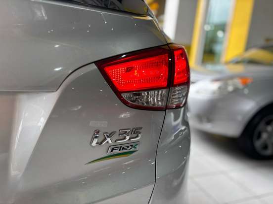 HYUNDAI-IX35-2.0 MPI 4X2 16V FLEX 4P AUTOMÁTICO HYUNDAI-IX35-2013