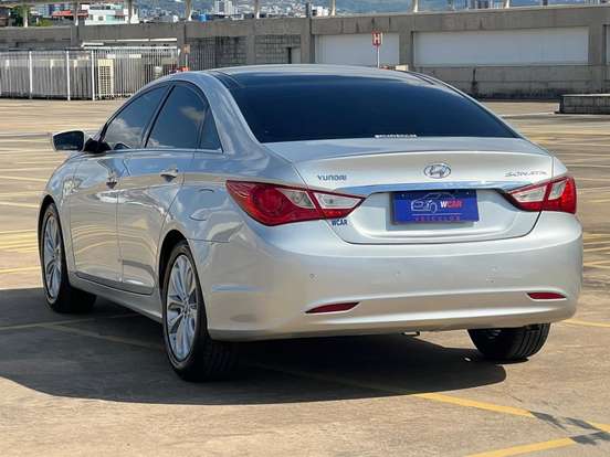 HYUNDAI-SONATA-2011