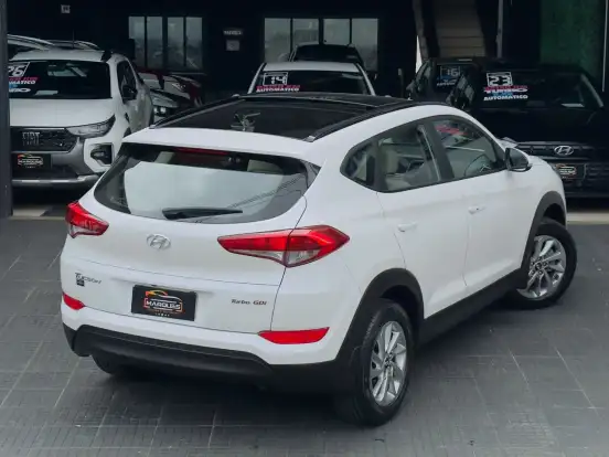 HYUNDAI-TUCSON-2021