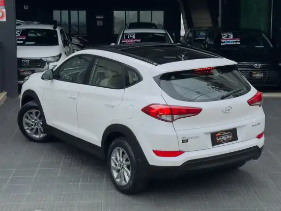 HYUNDAI-TUCSON-2021