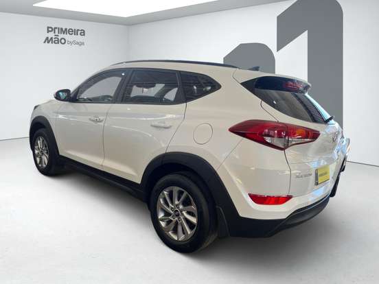 HYUNDAI-TUCSON-2021