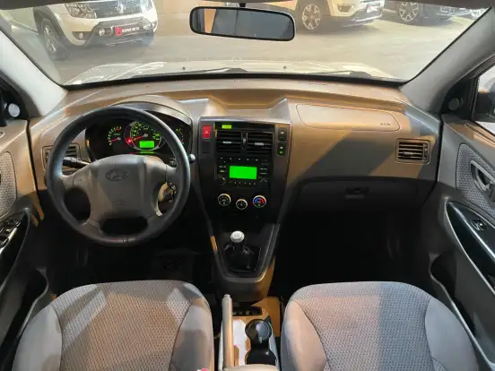 HYUNDAI-TUCSON-2012