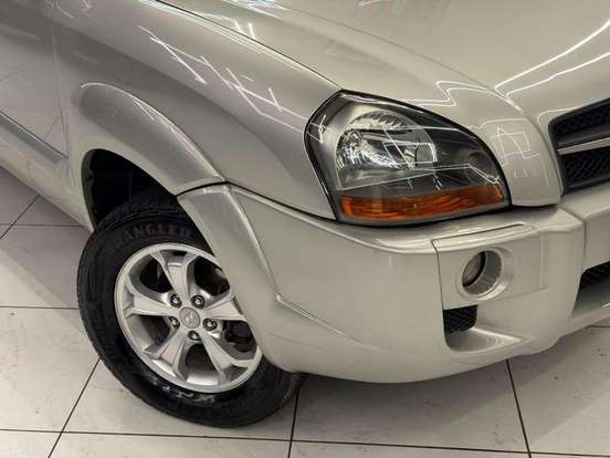 HYUNDAI-TUCSON-2.0 MPFI GLS 16V 143CV 2WD FLEX 4P AUTOMÁTICO HYUNDAI-TUCSON-2013