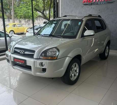 HYUNDAI-TUCSON-2011