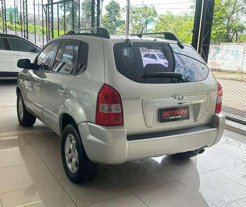HYUNDAI-TUCSON-2011