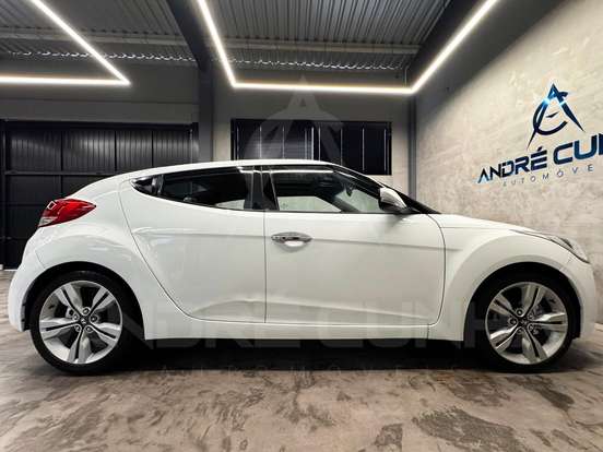 HYUNDAI-VELOSTER-2012