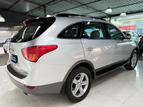 HYUNDAI-VERACRUZ-3.8 GLS 4WD 4X4 V6 24V GASOLINA 4P AUTOMÁTICO HYUNDAI-VERACRUZ-2010