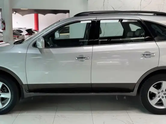 HYUNDAI-VERACRUZ-3.8 GLS 4WD 4X4 V6 24V GASOLINA 4P AUTOMÁTICO HYUNDAI-VERACRUZ-2010