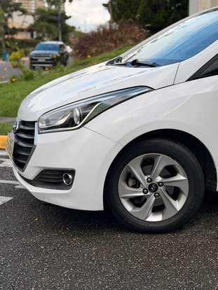 HYUNDAI-HB20-1.6 PREMIUM 16V FLEX 4P AUTOMÁTICO HYUNDAI-HB20-2015