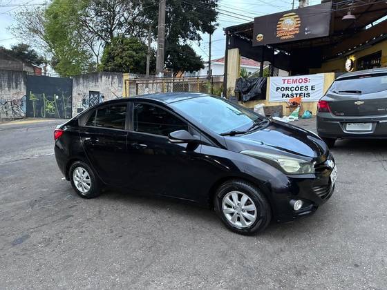 HYUNDAI HB20S 1.6 COMFORT PLUS 16V FLEX 4P AUTOMÁTICO