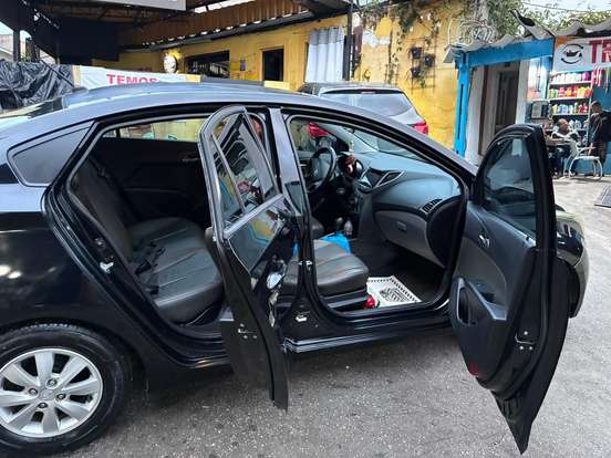 HYUNDAI-HB20S-1.6 COMFORT PLUS 16V FLEX 4P AUTOMÁTICO HYUNDAI-HB20S-2015