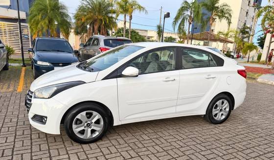 HYUNDAI HB20S 1.6 COMFORT STYLE 16V FLEX 4P MANUAL