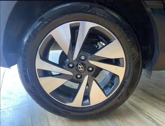 HYUNDAI-HB20X-2021