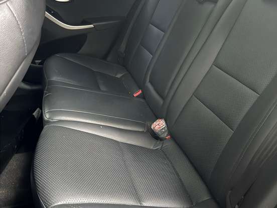 HYUNDAI-I30-1.8 MPI 16V GASOLINA 4P AUTOMATICO HYUNDAI-I30-2015