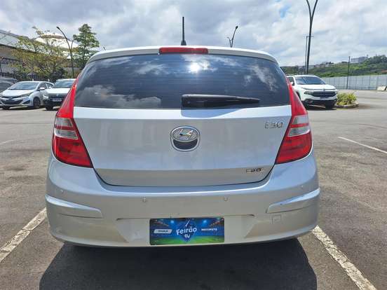 HYUNDAI-I30-2.0 MPFI GLS 16V GASOLINA 4P AUTOMÁTICO HYUNDAI-I30-2011
