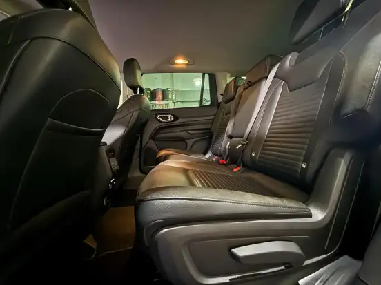 JEEP-COMMANDER-2022