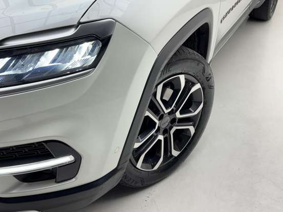 JEEP-COMMANDER-2023