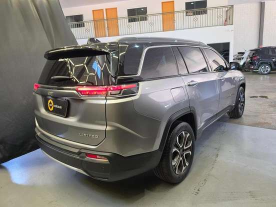 JEEP-COMMANDER-2023