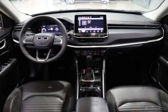 JEEP-COMMANDER-2023