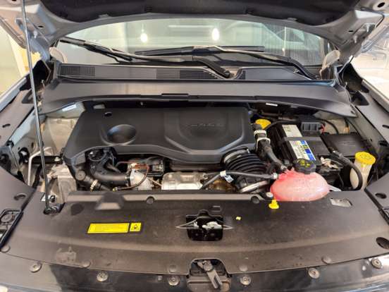 JEEP-COMMANDER-2023
