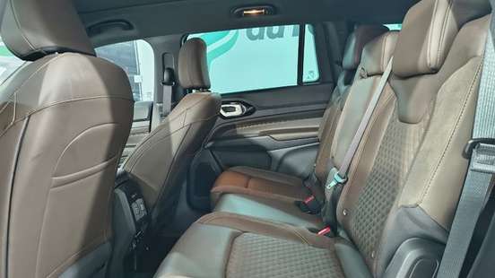 JEEP-COMMANDER-2025