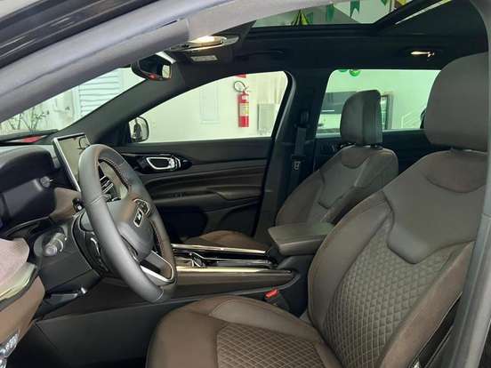 JEEP-COMMANDER-2024