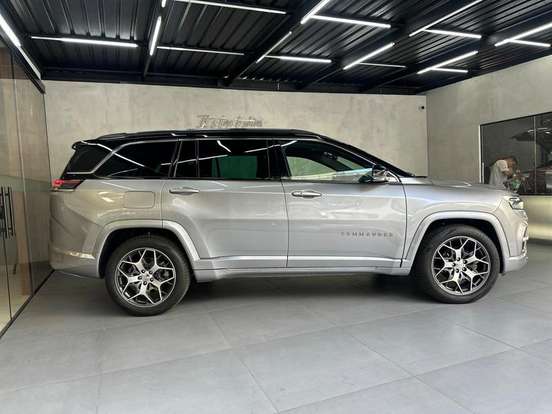 JEEP-COMMANDER-2025