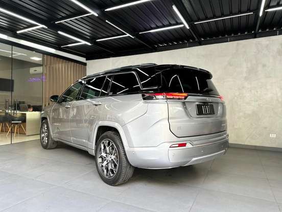 JEEP-COMMANDER-2025