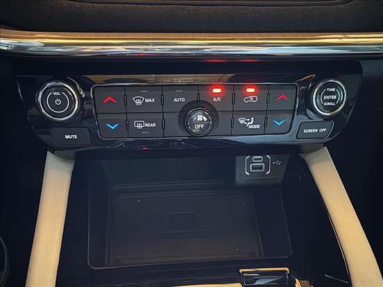 JEEP-COMMANDER-2023