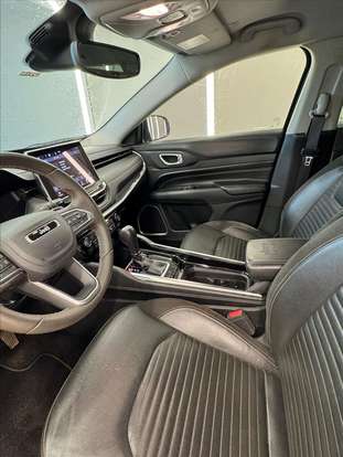 JEEP-COMMANDER-2023