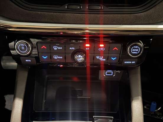 JEEP-COMMANDER-2022