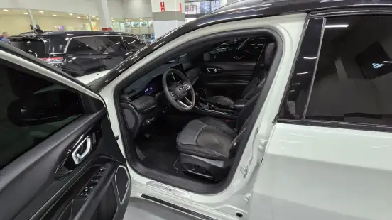 JEEP-COMMANDER-2024