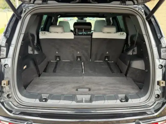 JEEP-COMMANDER-2023