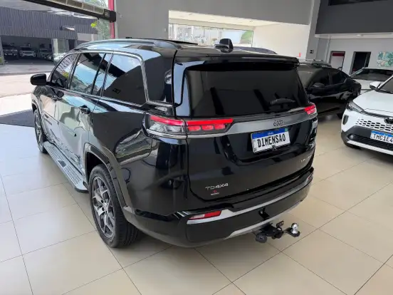 JEEP-COMMANDER-2023