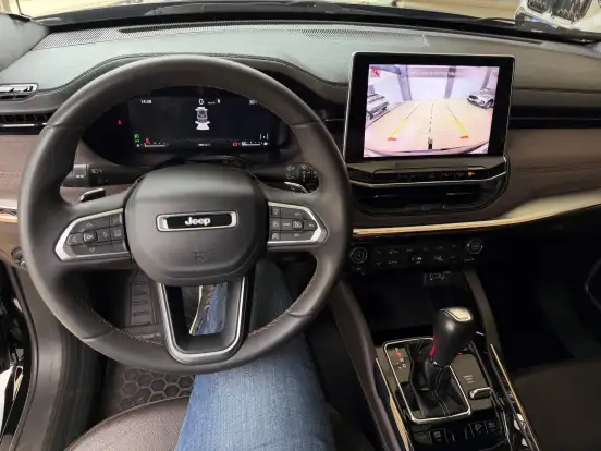 JEEP-COMMANDER-2023