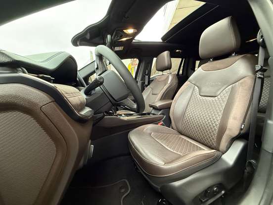 JEEP-COMMANDER-2024
