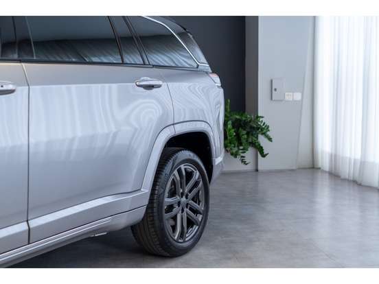 JEEP-COMMANDER-2.2 TURBO DIESEL OVERLAND AT9 JEEP-COMMANDER-2024