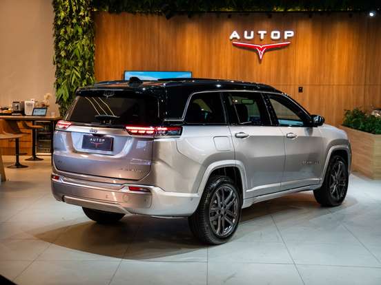 JEEP-COMMANDER-2025