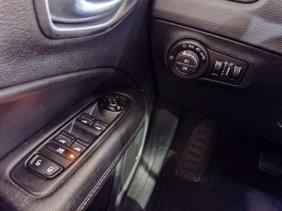 JEEP-COMPASS-2.0 16V FLEX LONGITUDE AUTOMÁTICO JEEP-COMPASS-2017