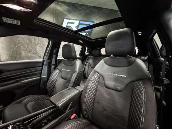 JEEP-COMPASS-2.0 HURRICANE 4 TURBO GASOLINA BLACKHAWK AT9 JEEP-COMPASS-2025