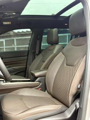 JEEP-COMMANDER-2025