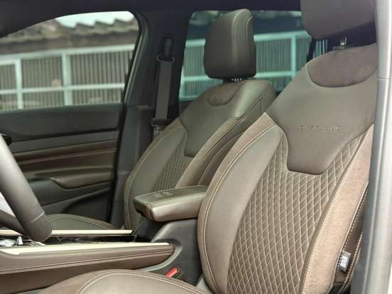 JEEP-COMMANDER-2.2 TURBO DIESEL OVERLAND AT9 JEEP-COMMANDER-2025