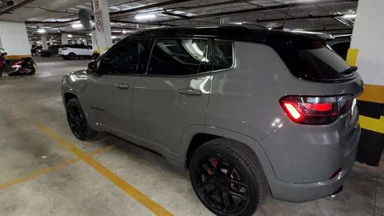 JEEP-COMPASS-2.0 HURRICANE 4 TURBO GASOLINA BLACKHAWK AT9 JEEP-COMPASS-2025